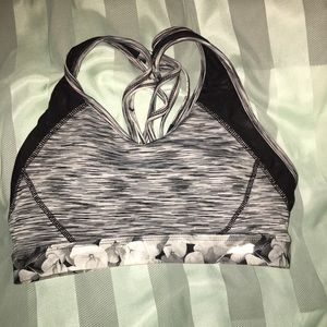 🌻Grey and black sports bra